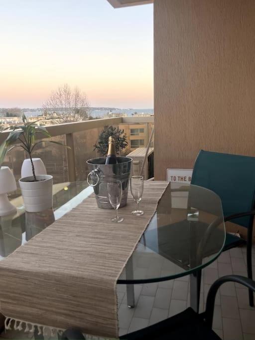 Appartement Vue Mer, 5Min A Pied De La Plage, Parking Prive Валлорис Экстерьер фото